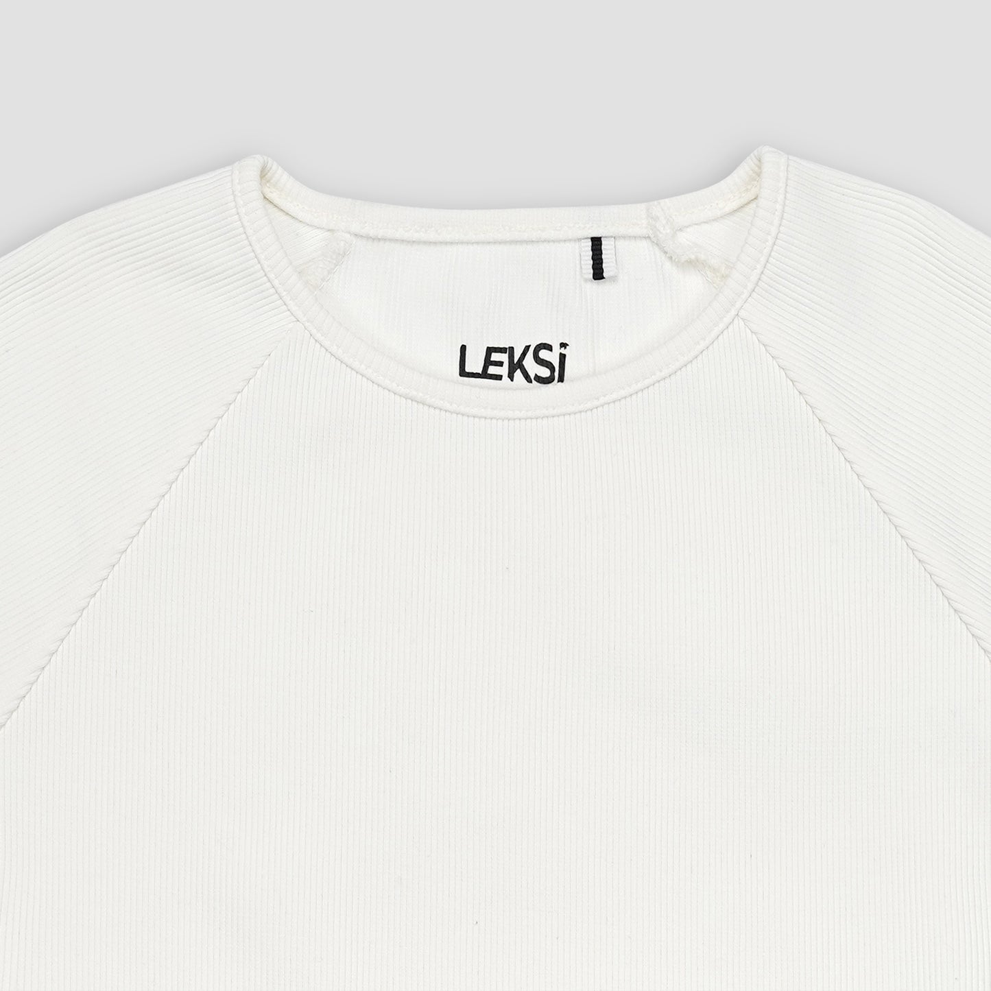 White Round Neckline Short Sleeve Ribbed Tee