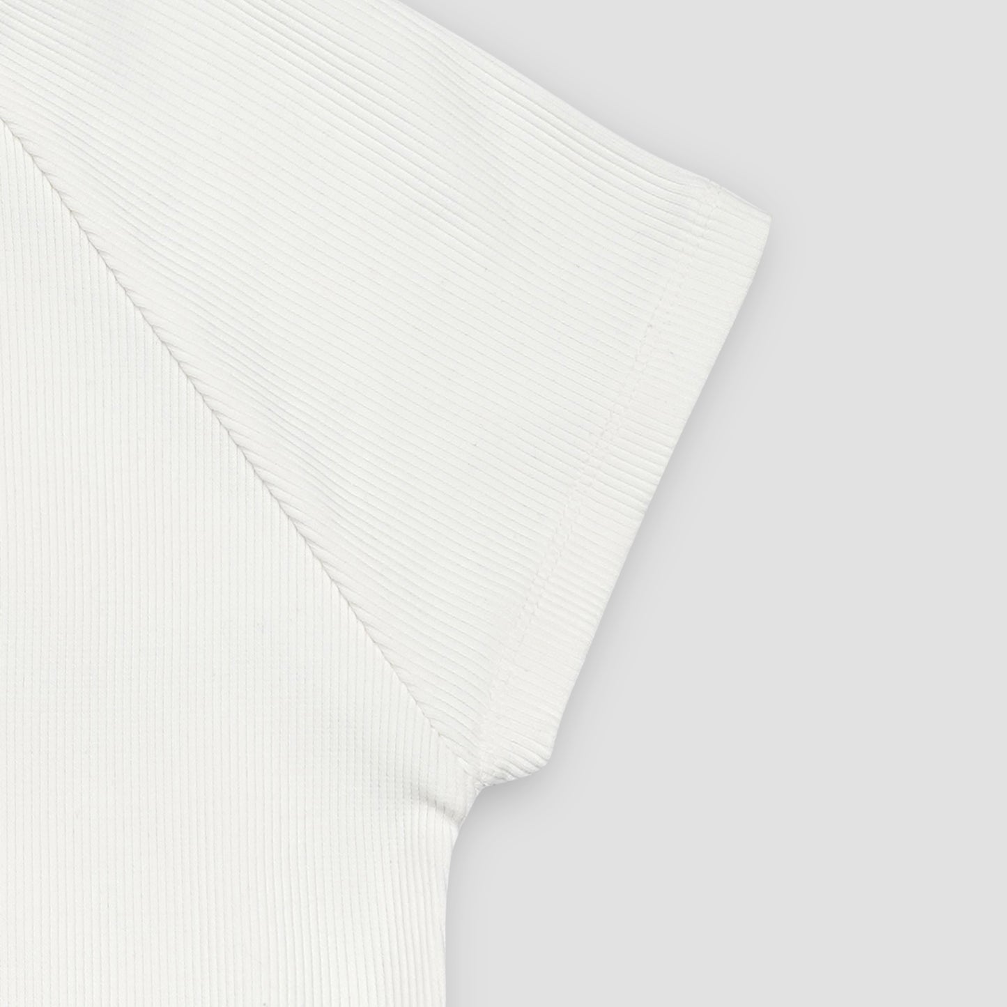 White Round Neckline Short Sleeve Ribbed Tee